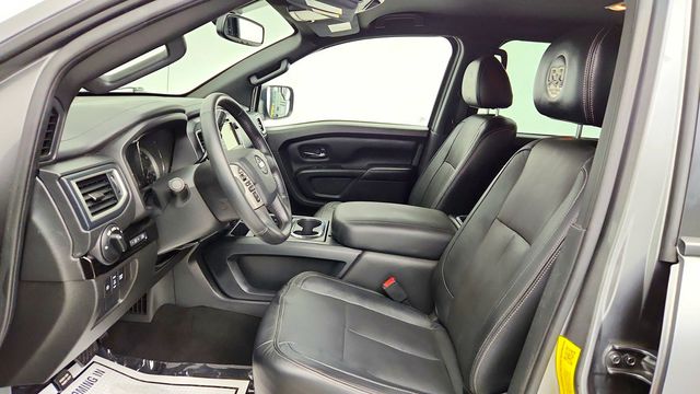 2019 Nissan Titan 4x4 Crew Cab SV - 23097873 - 17