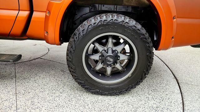 2019 Nissan Titan 4x4 Crew Cab SV w/ Rocky Ridge Altitude, 6'' Lift & 35'' Tires - 23097873 - 8