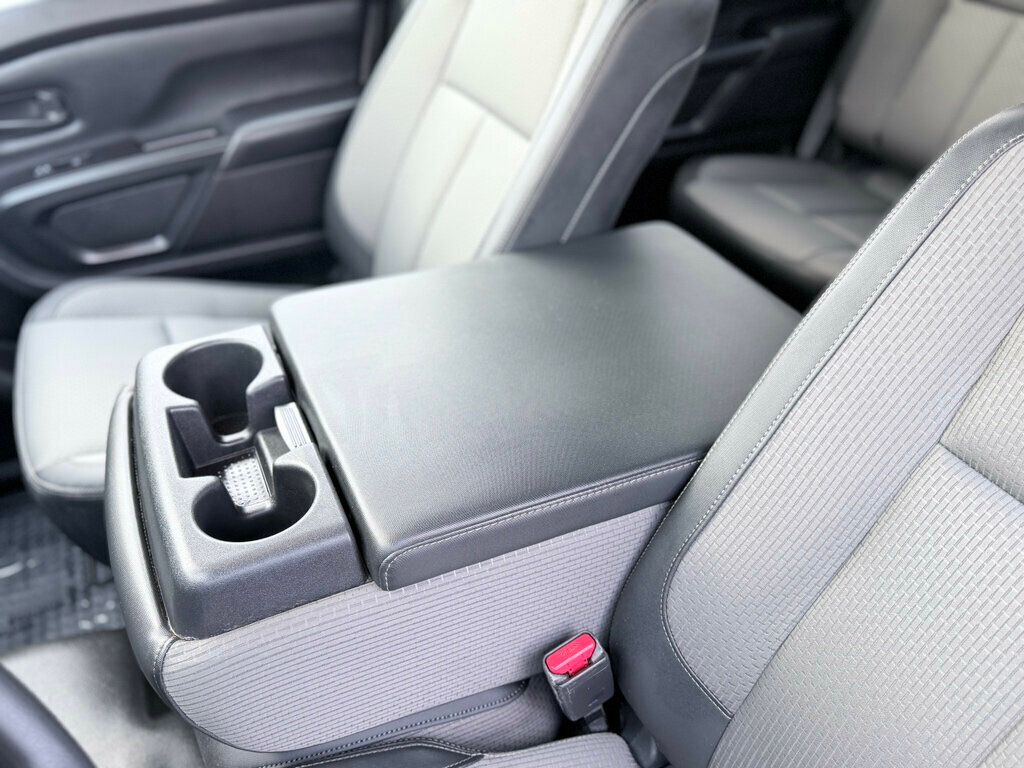 2019 Nissan Titan CLEAN TITLE **WE FINANCE**  - 22963420 - 15