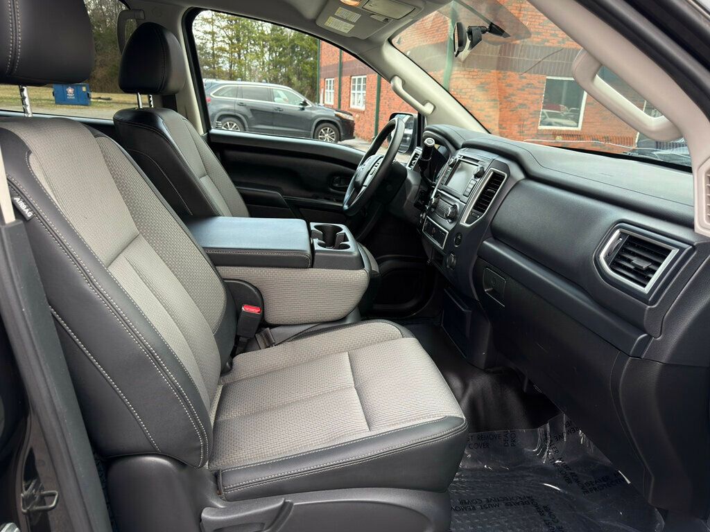 2019 Nissan Titan CLEAN TITLE **WE FINANCE**  - 22963420 - 21