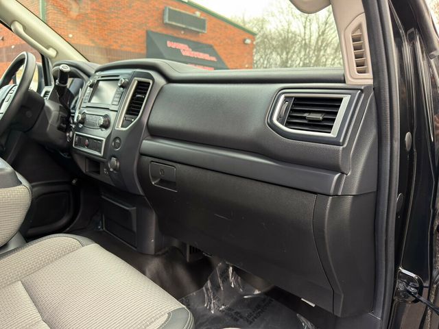 2019 Nissan Titan CLEAN TITLE **WE FINANCE**  - 22963420 - 24