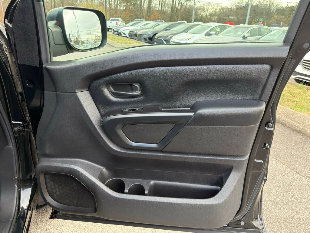 2019 Nissan Titan CLEAN TITLE **WE FINANCE**  - 22963420 - 26