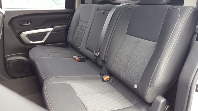 2019 Nissan Titan SV 4x2 Crew Cab - 18811012 - 10