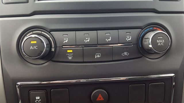 2019 Nissan Titan SV 4x2 Crew Cab - 18811012 - 19