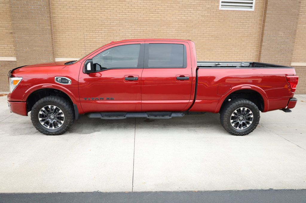 2019 Nissan Titan Crew Cab PRO-4X photo 4