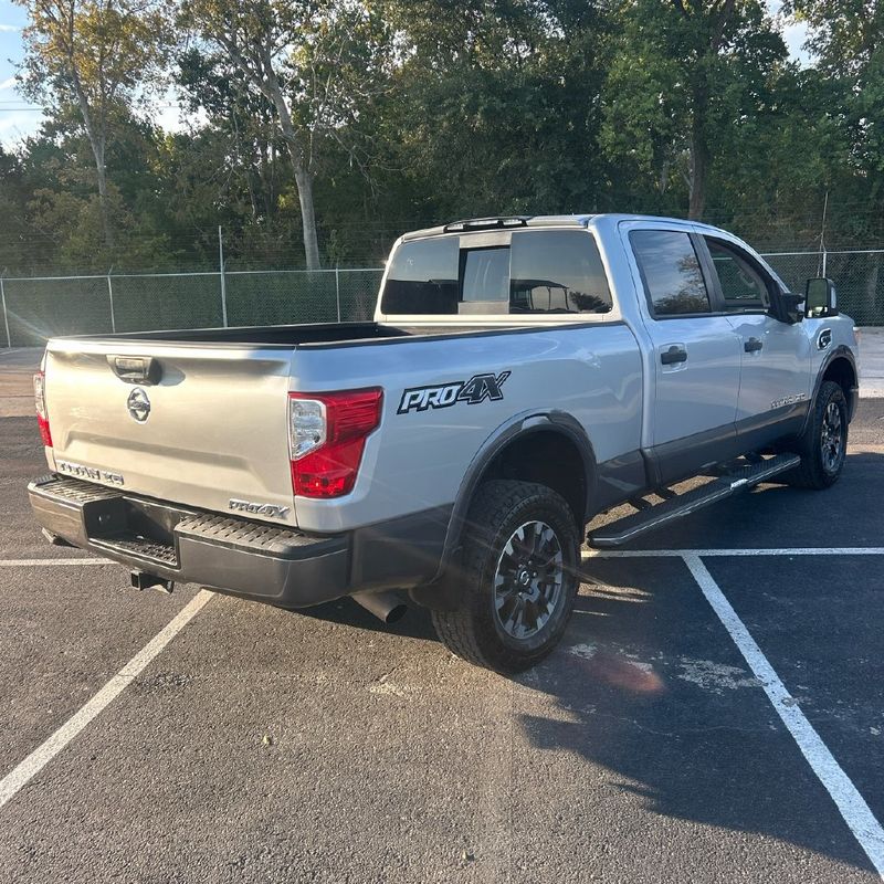 2019 Nissan Titan XD 4x4 Diesel Crew Cab PRO-4X - 23096847 - 9