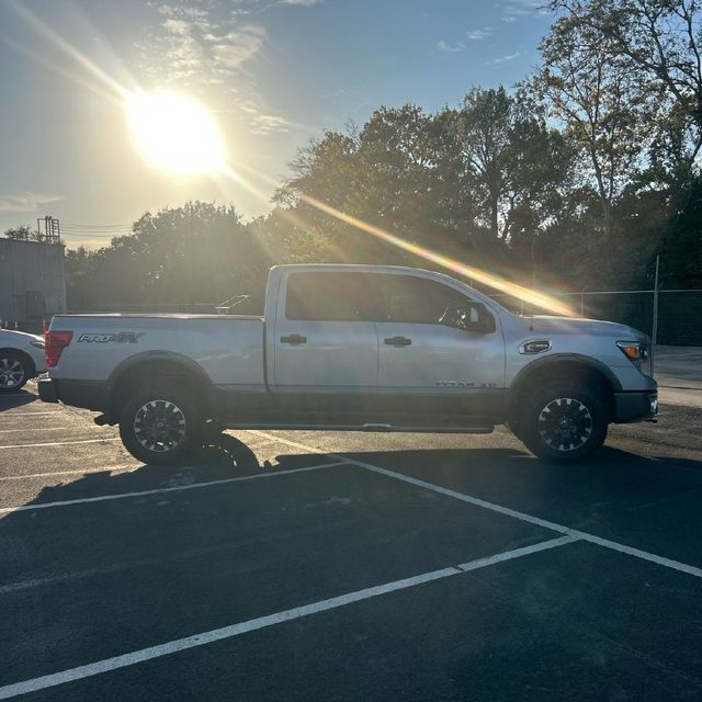 2019 Nissan Titan XD 4x4 Diesel Crew Cab PRO-4X - 23096847 - 10