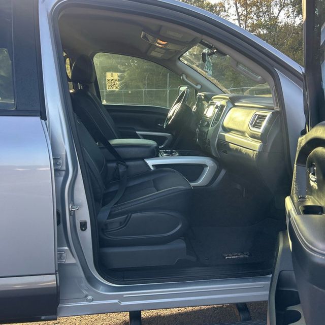 2019 Nissan Titan XD 4x4 Diesel Crew Cab PRO-4X - 23096847 - 16