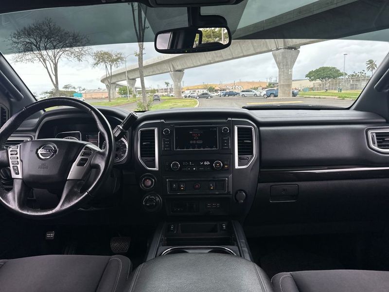 2019 Nissan Titan XD 4x4 Diesel Crew Cab SV - 22988815 - 13