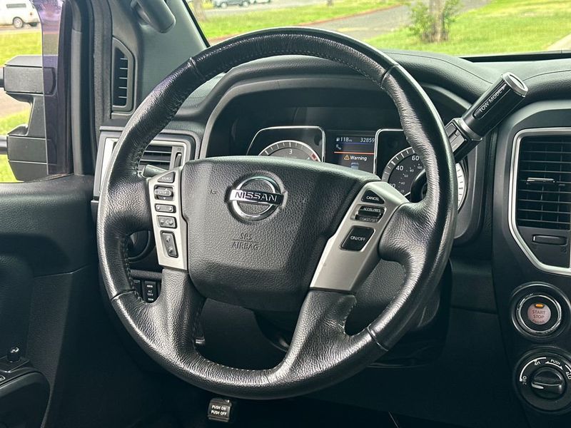 2019 Nissan Titan XD 4x4 Diesel Crew Cab SV - 22988815 - 17