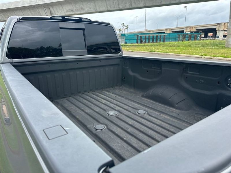 2019 Nissan Titan XD 4x4 Diesel Crew Cab SV - 22988815 - 19