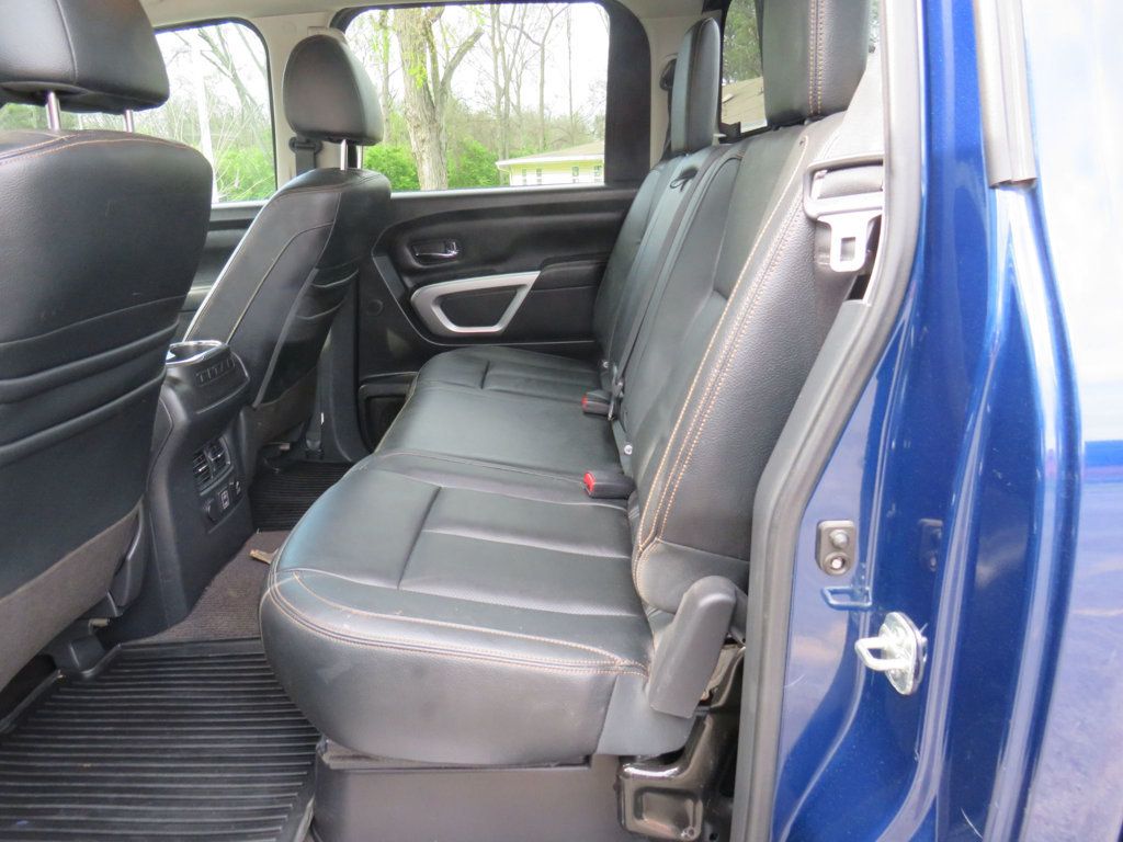 2019 Nissan Titan XD 4x4 Gas Crew Cab SL - 22807321 - 13