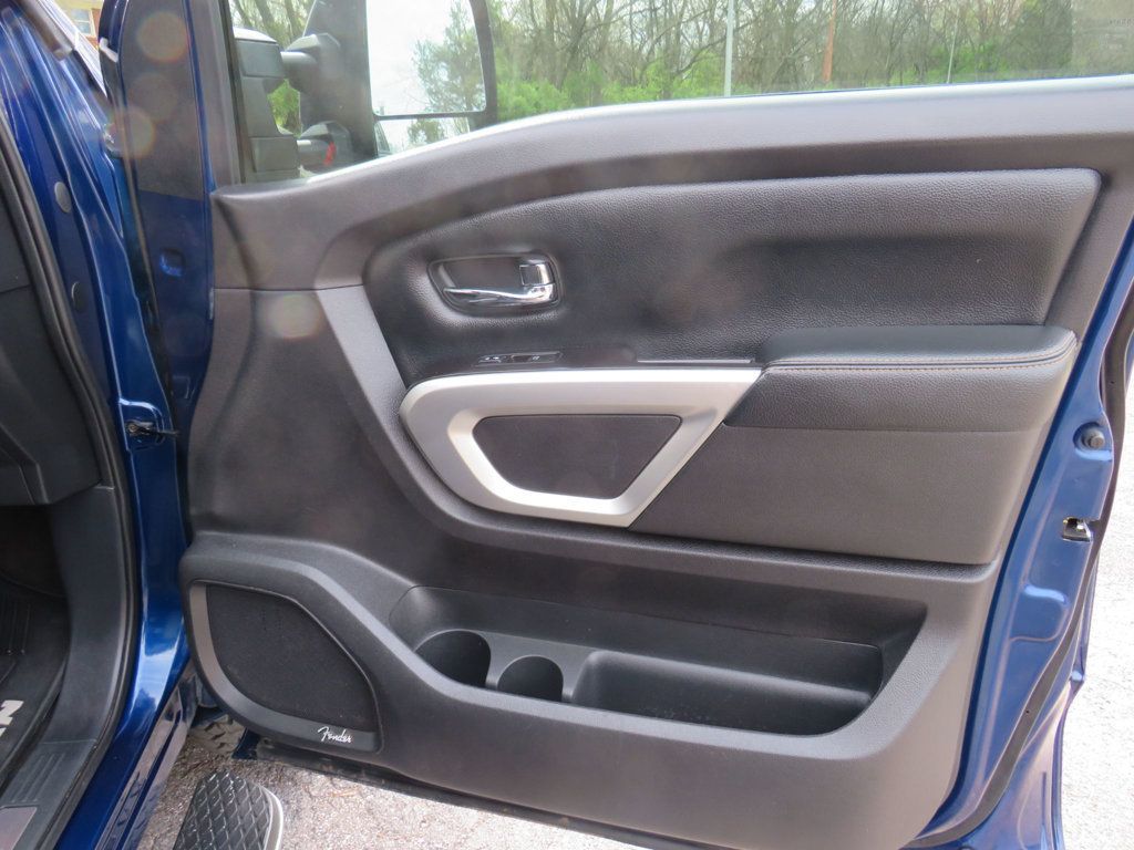 2019 Nissan Titan XD 4x4 Gas Crew Cab SL - 22807321 - 14