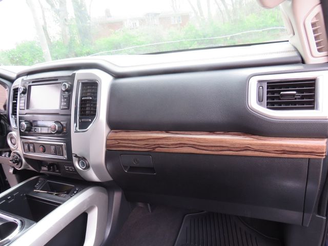 2019 Nissan Titan XD 4x4 Gas Crew Cab SL - 22807321 - 16