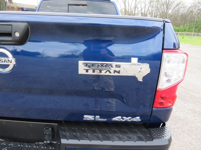 2019 Nissan Titan XD 4x4 Gas Crew Cab SL - 22807321 - 19