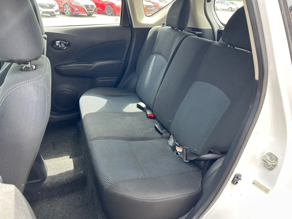 2019 Nissan Versa Note SV Sedan photo 6
