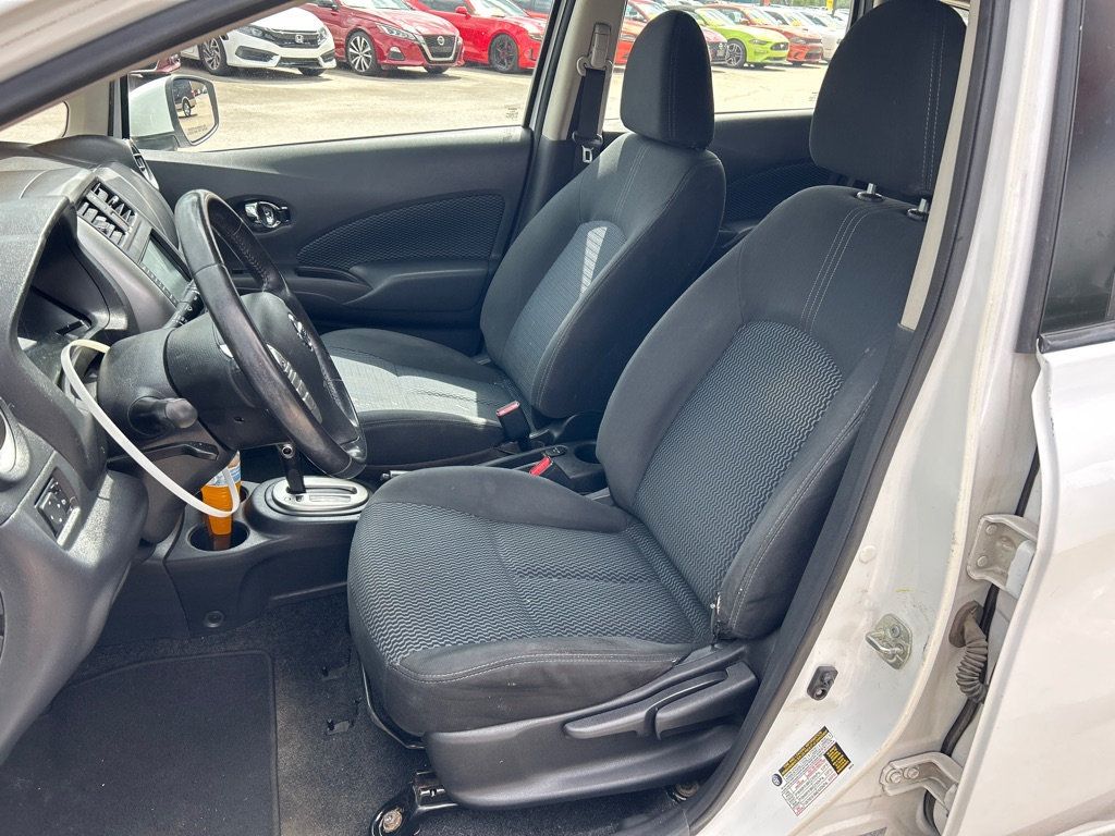 2019 Nissan Versa Note SV Sedan photo 7