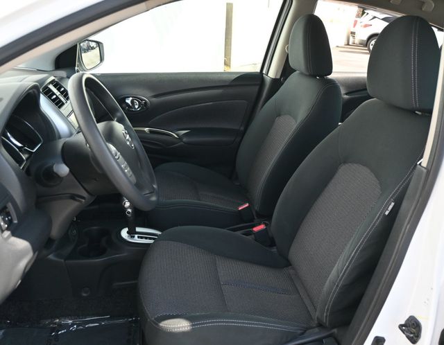 2019 Nissan Versa Sedan SV - 23002957 - 12