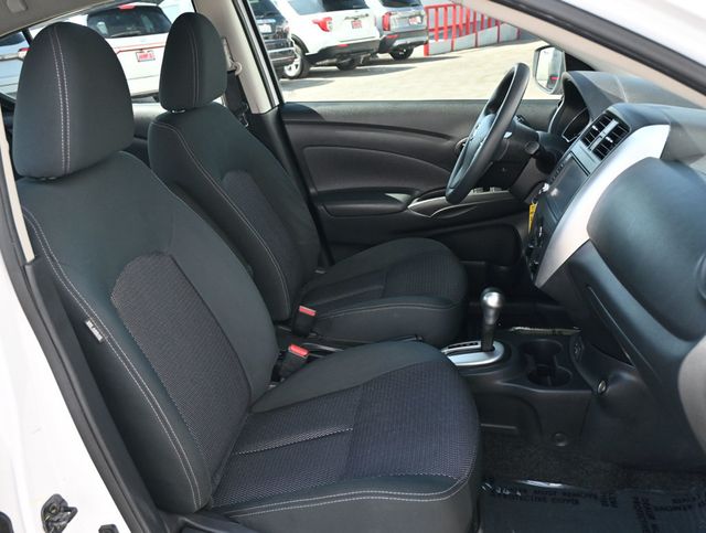 2019 Nissan Versa Sedan SV - 23002957 - 14