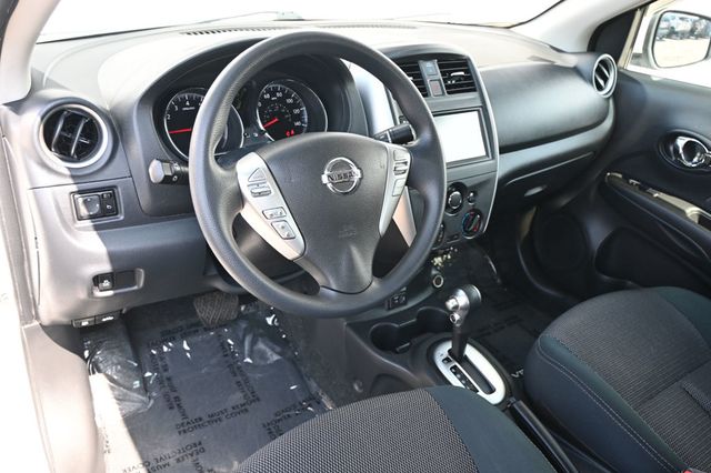2019 Nissan Versa Sedan SV - 23002957 - 6