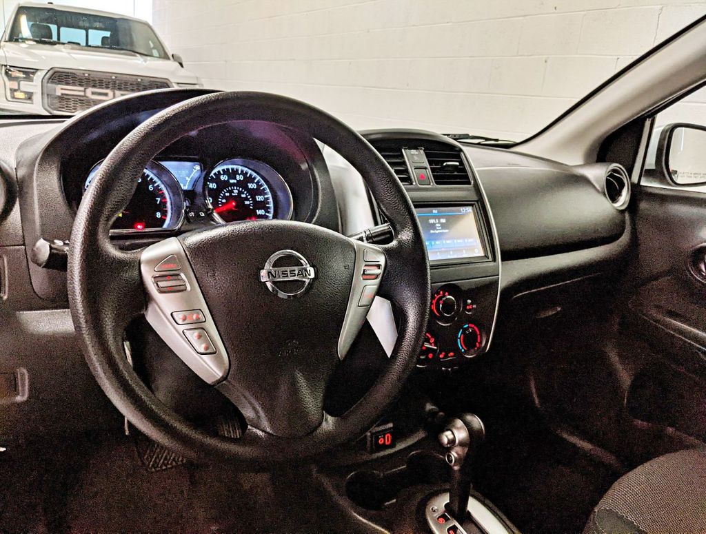 2019 Nissan Versa Sedan SV CVT - 22141578 - 23