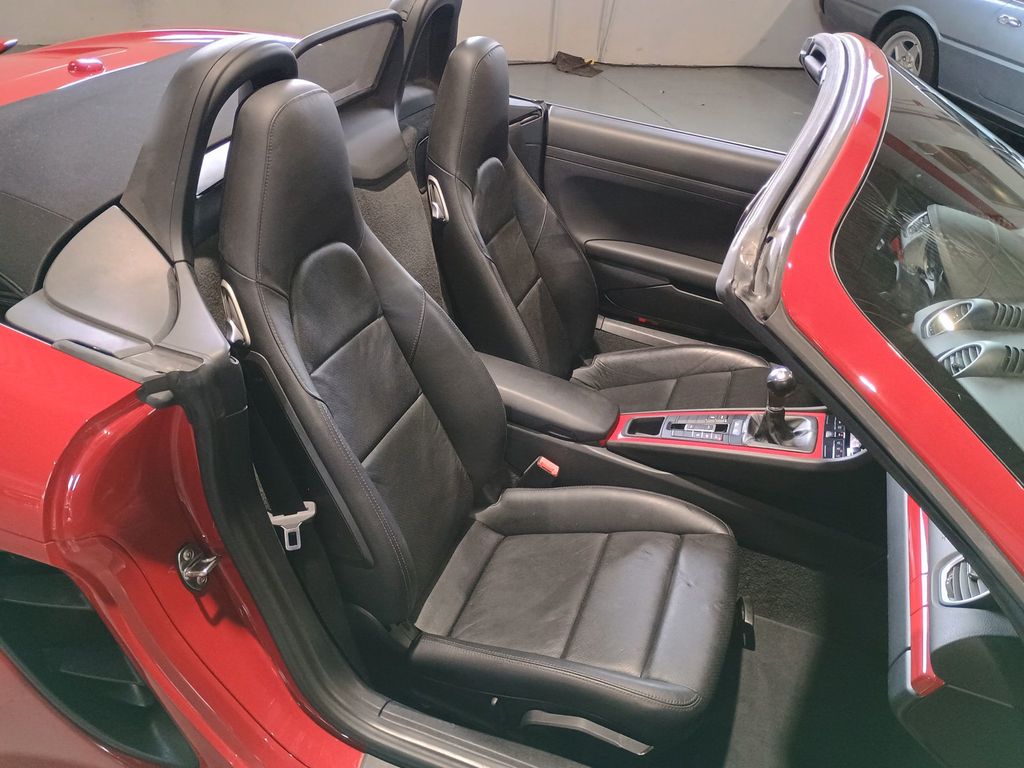 2019 Porsche 718 Boxster Roadster 1 Owner Stickshift Florida Car - 22916123 - 29