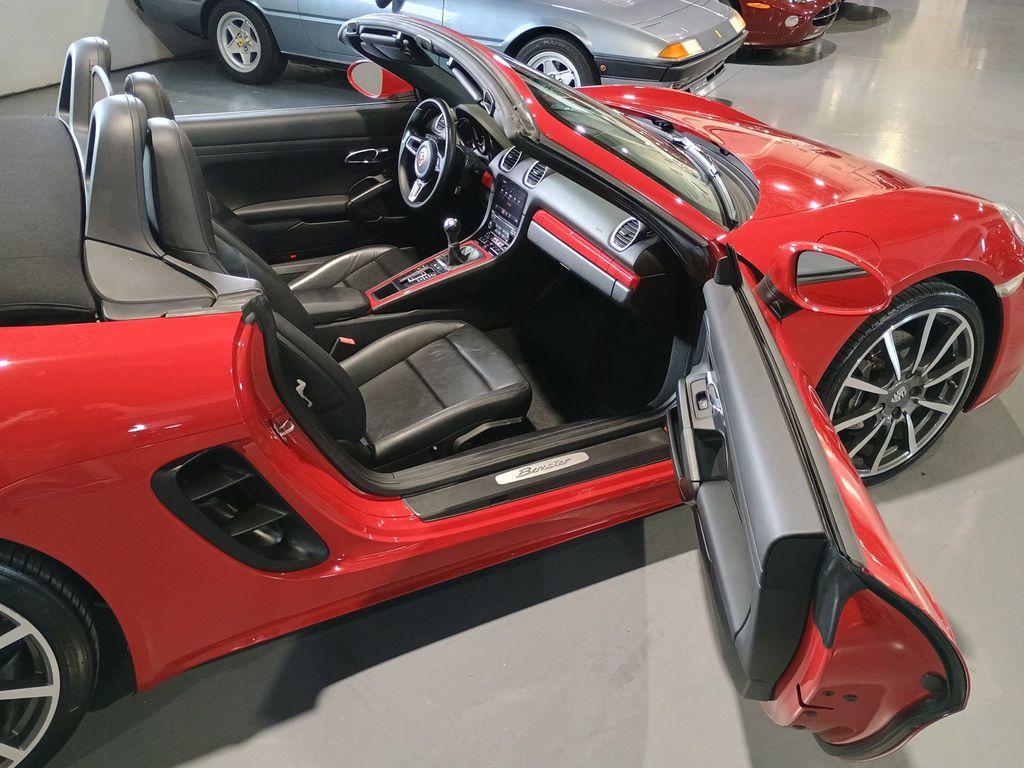 2019 Porsche 718 Boxster Roadster 1 Owner Stickshift Florida Car - 22916123 - 30