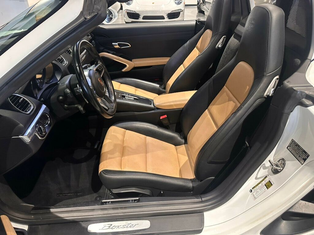 2019 Porsche 718 Boxster Roadster/HtdSeats/HtdSteerWheel/AppleCarplay/LaneChangeAssist - 22936626 - 17