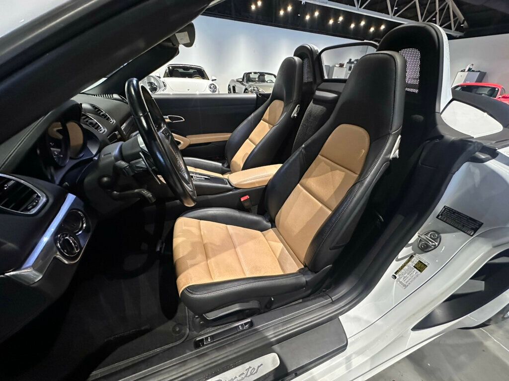 2019 Porsche 718 Boxster Roadster/HtdSeats/HtdSteerWheel/AppleCarplay/LaneChangeAssist - 22936626 - 18