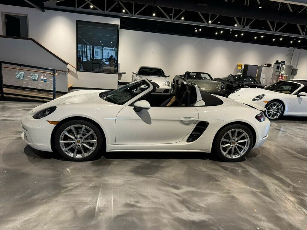 2019 Porsche 718 Boxster Roadster/HtdSeats/HtdSteerWheel/AppleCarplay/LaneChangeAssist - 22936626 - 1