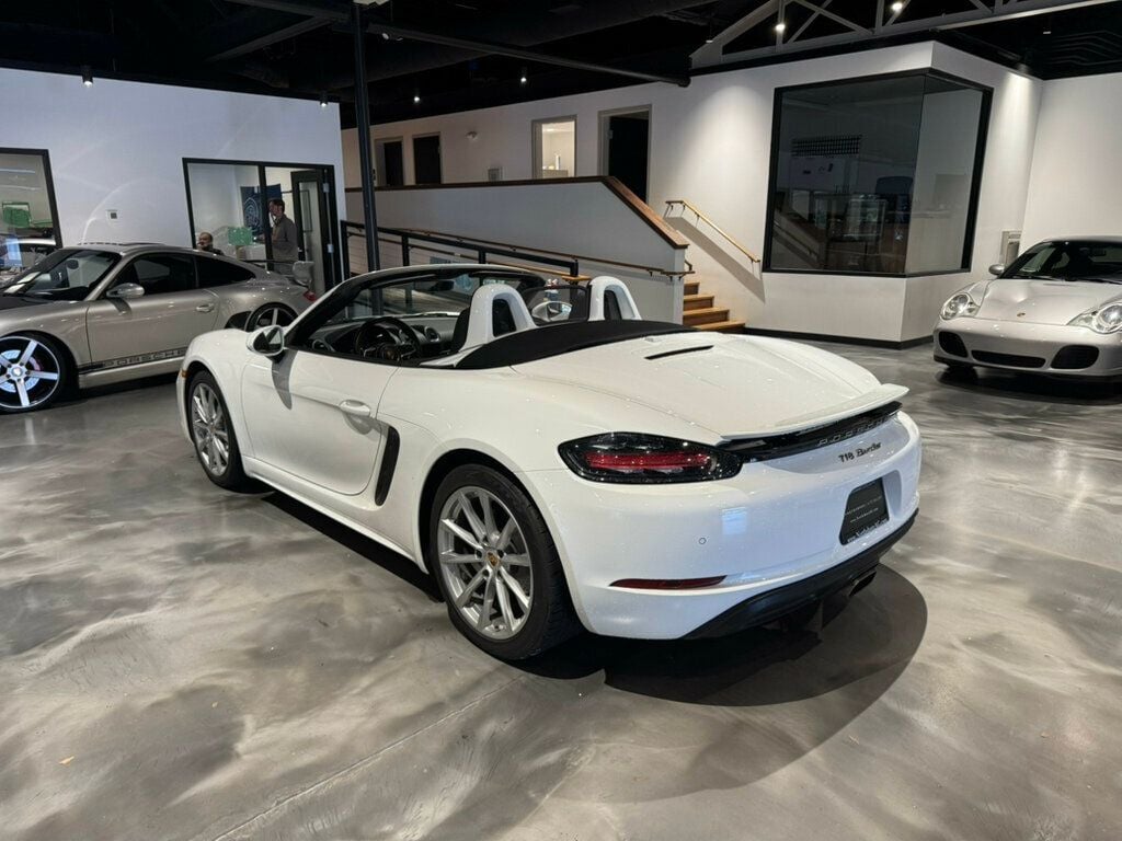 2019 Porsche 718 Boxster Roadster/HtdSeats/HtdSteerWheel/AppleCarplay/LaneChangeAssist - 22936626 - 2