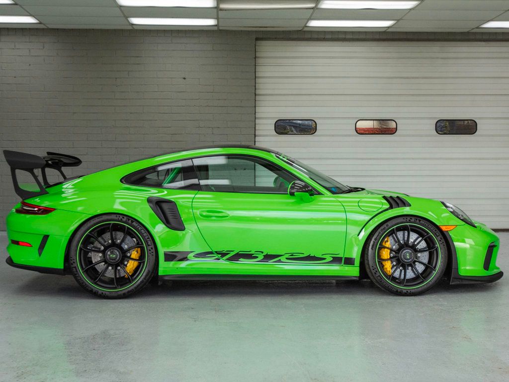 2019 Porsche 911 GT3 RS Coupe photo 3