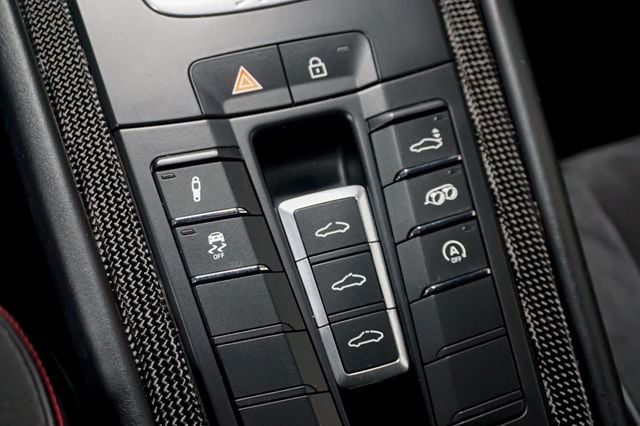 2019 Porsche 911 *GTS Coupe* *GTS Interior Pkg* *Rear Axle Steering* *$146k MSRP* - 23010782 - 32