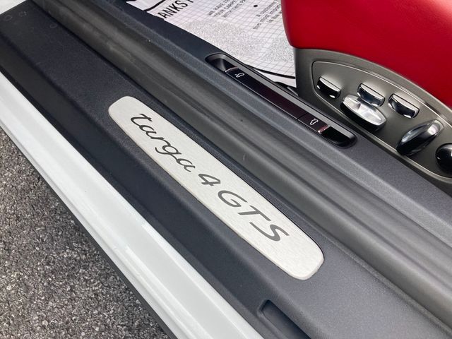 2019 Porsche 911 Targa 4 GTS - 22904150 - 31