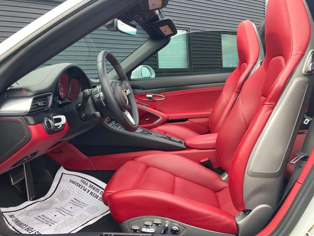 2019 Porsche 911 Targa 4 GTS - 22904150 - 4
