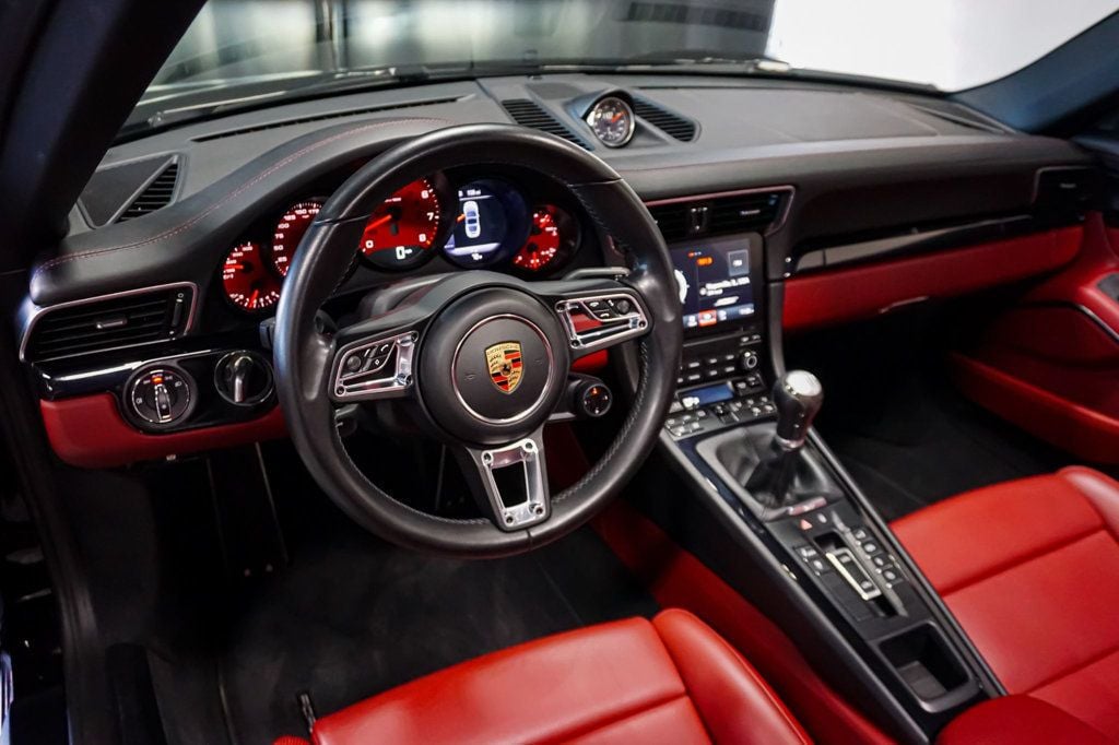 2019 Porsche 911 Targa 4S photo 13