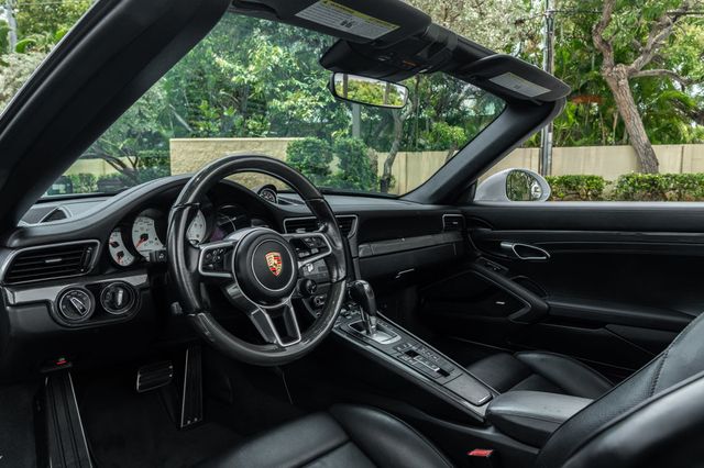 2019 Porsche 911 Turbo S Cabriolet - 23042323 - 14