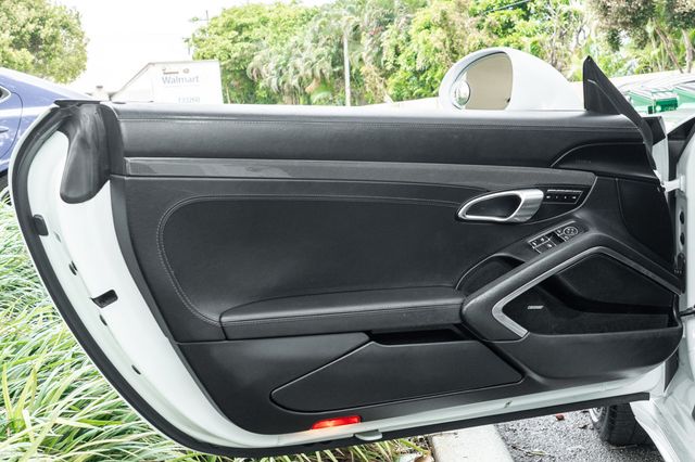 2019 Porsche 911 Turbo S Cabriolet - 23042323 - 22