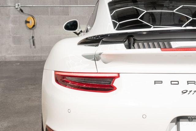 2019 Porsche 911 Turbo S Coupe - 22960202 - 40