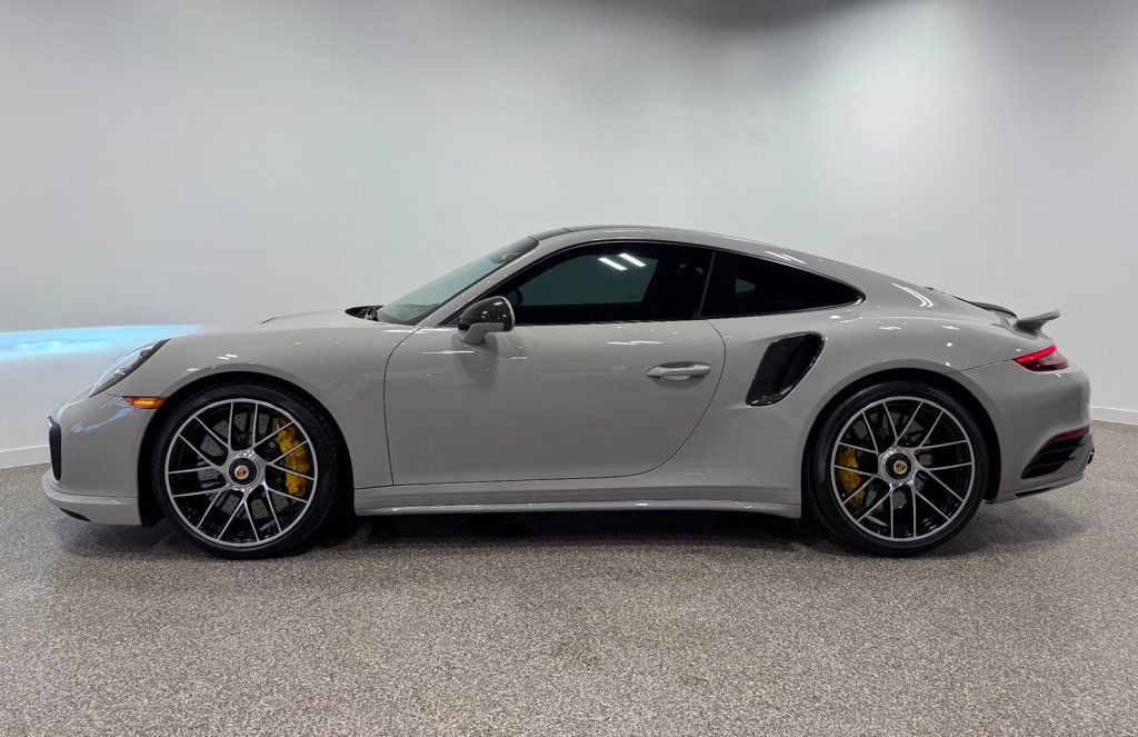 2019 Porsche 911 Turbo S Coupe - 23008738 - 16