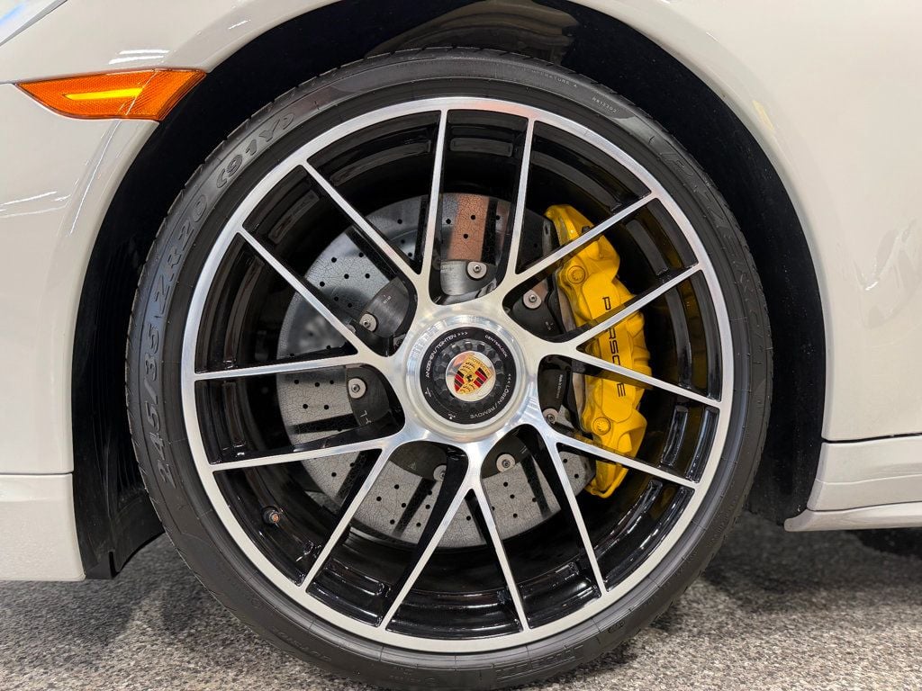 2019 Porsche 911 Turbo S Coupe - 23008738 - 17