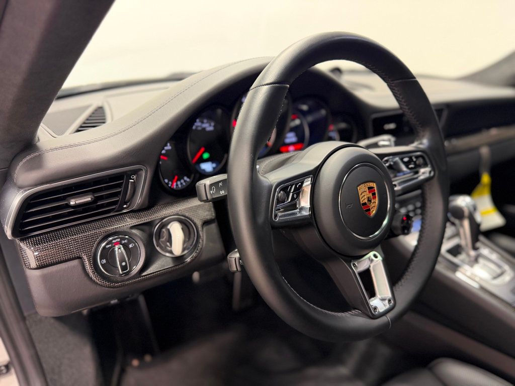 2019 Porsche 911 Turbo S Coupe - 23008738 - 33