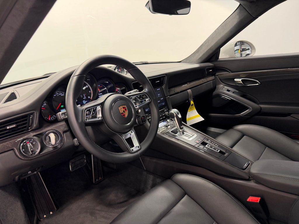 2019 Porsche 911 Turbo S Coupe - 23008738 - 36