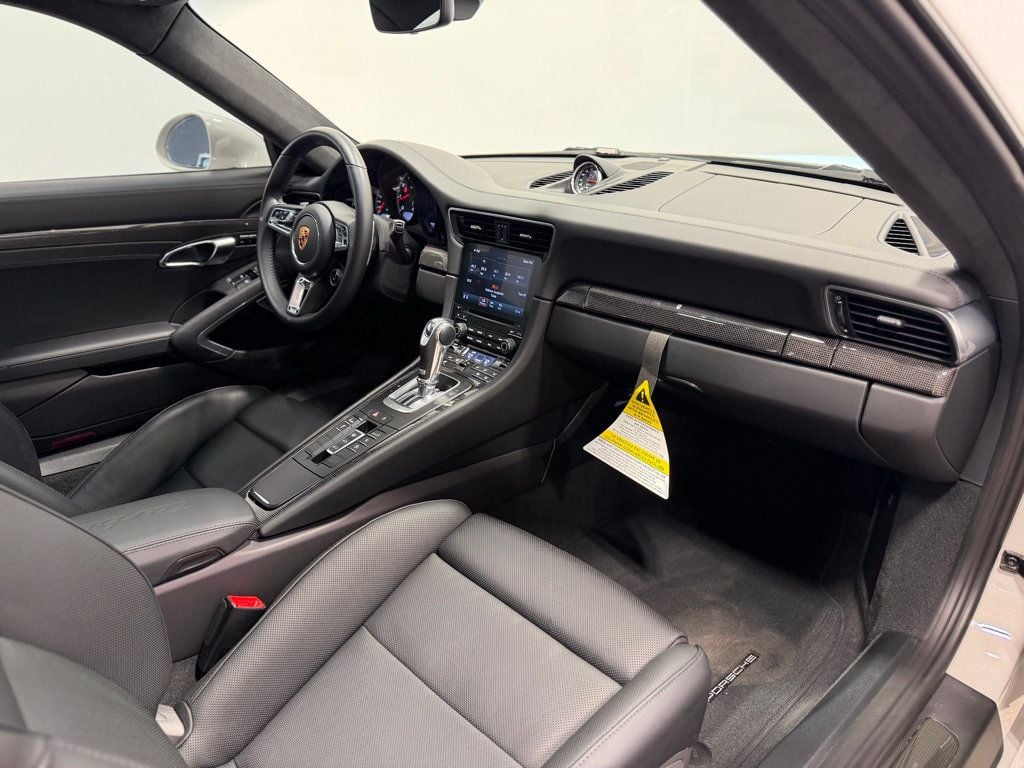 2019 Porsche 911 Turbo S Coupe - 23008738 - 52