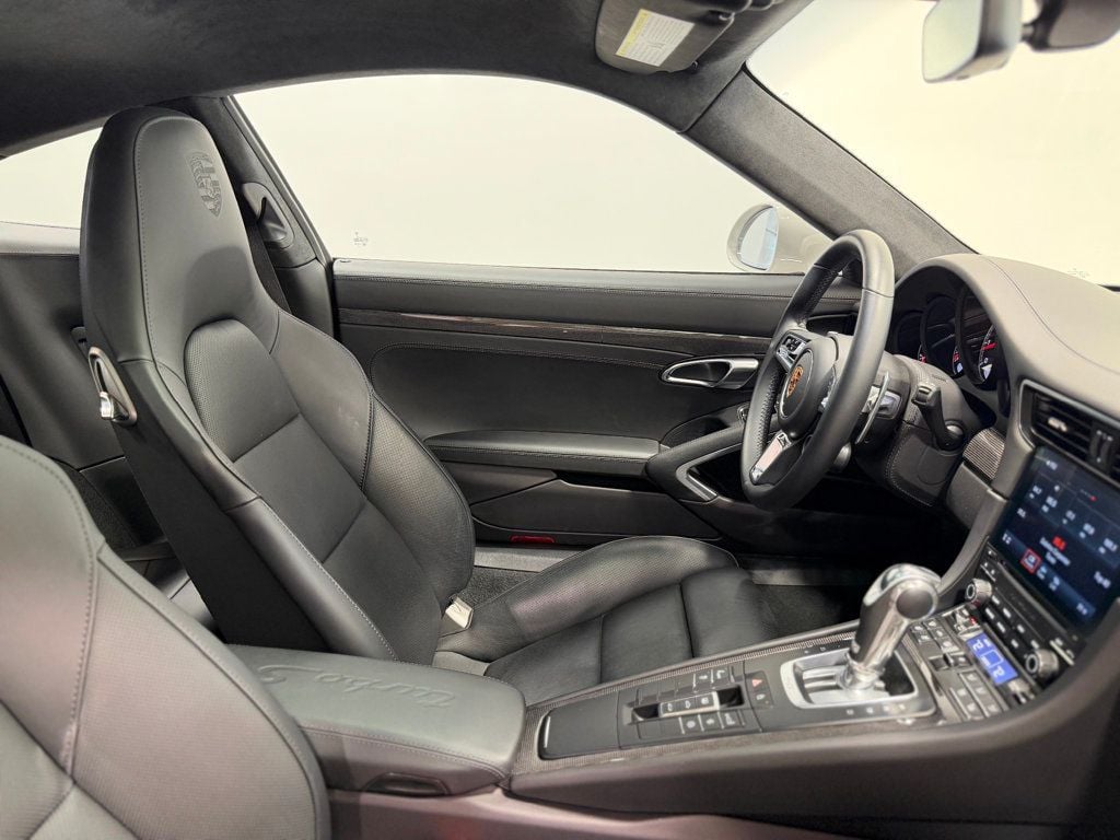 2019 Porsche 911 Turbo S Coupe - 23008738 - 53