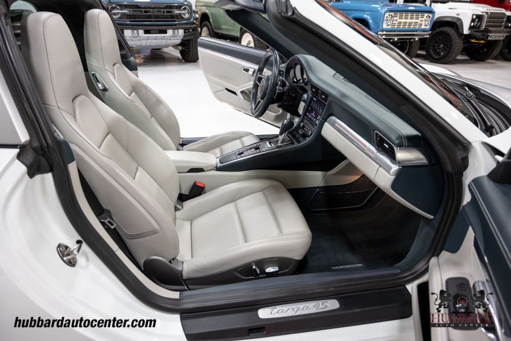 2019 Porsche 911 Targa 4S  - 23003600 - 24