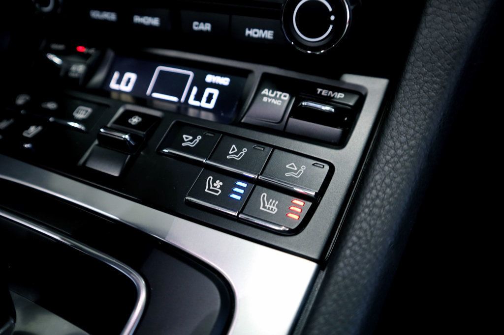 2019 Porsche 911 TARGA 4S CHALK...5,898 Miles...Targa 4S - 22484639 - 31