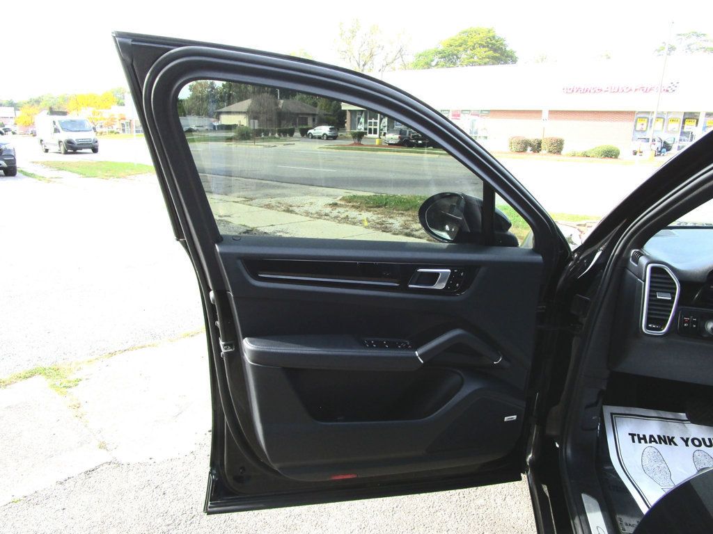 2019 Porsche Cayenne  - 23093947 - 33