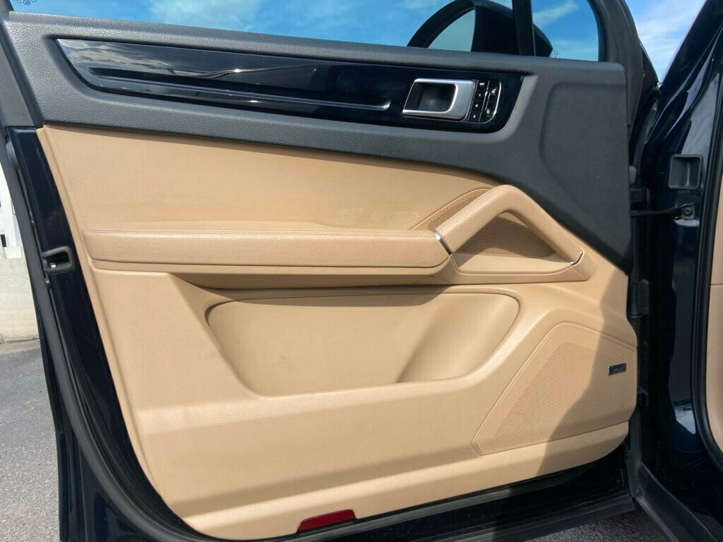 2019 Porsche Cayenne photo 13
