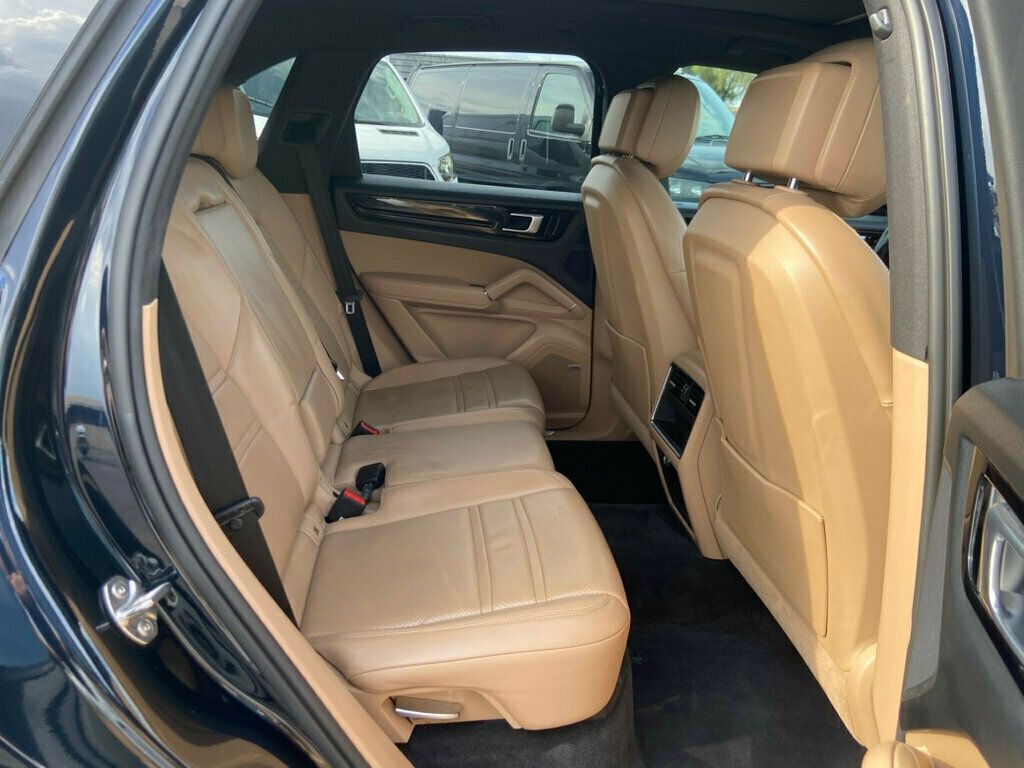 2019 Porsche Cayenne photo 15